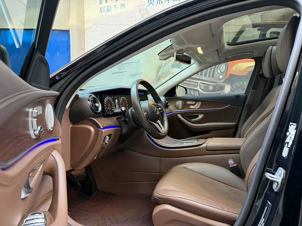 MERCEDES-BENZ E CLASS