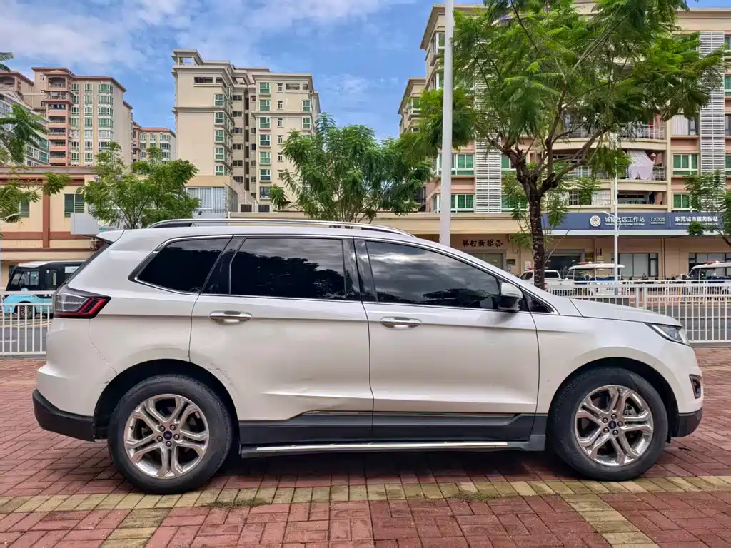 Ford Edge — миниатюра 4