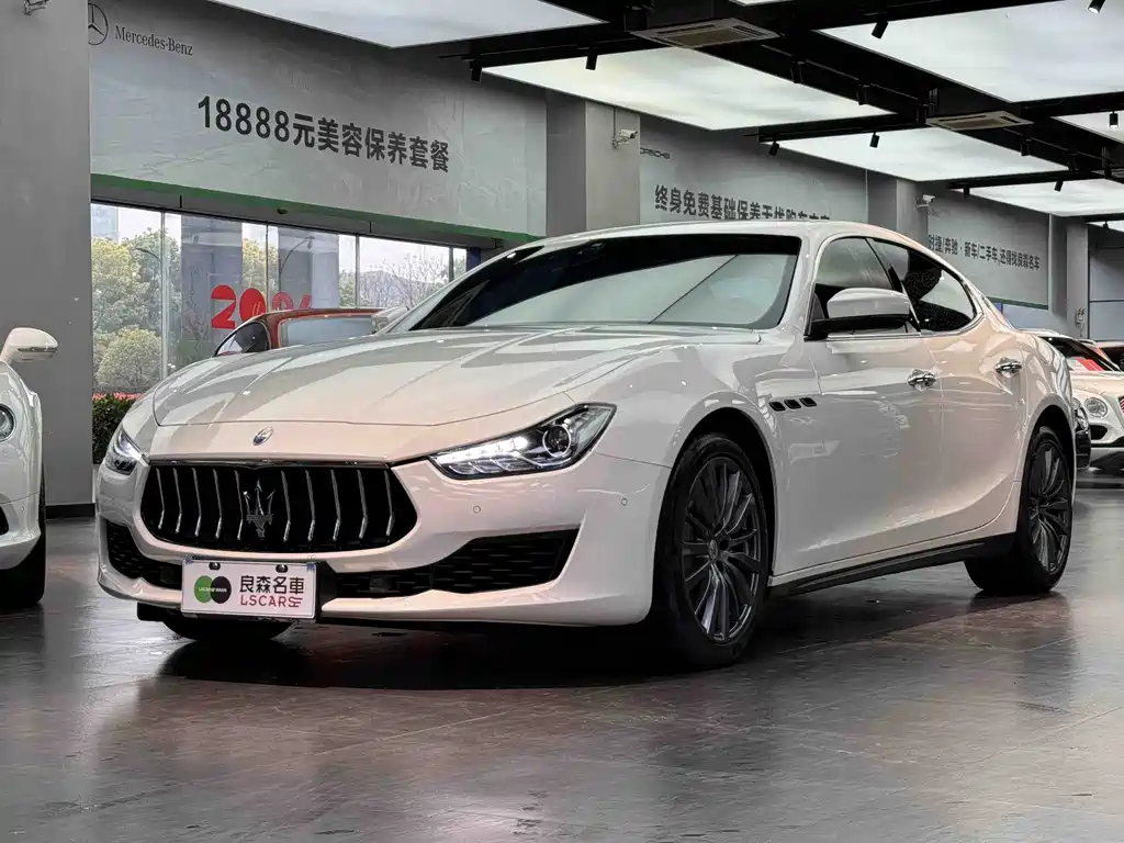 Maserati Ghibli 2021
