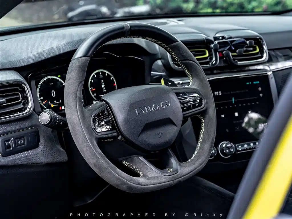 Lynk & Co 03 2021 03+ 2.0TD AT