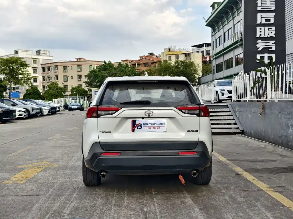 Toyota RAV4 — миниатюра 17