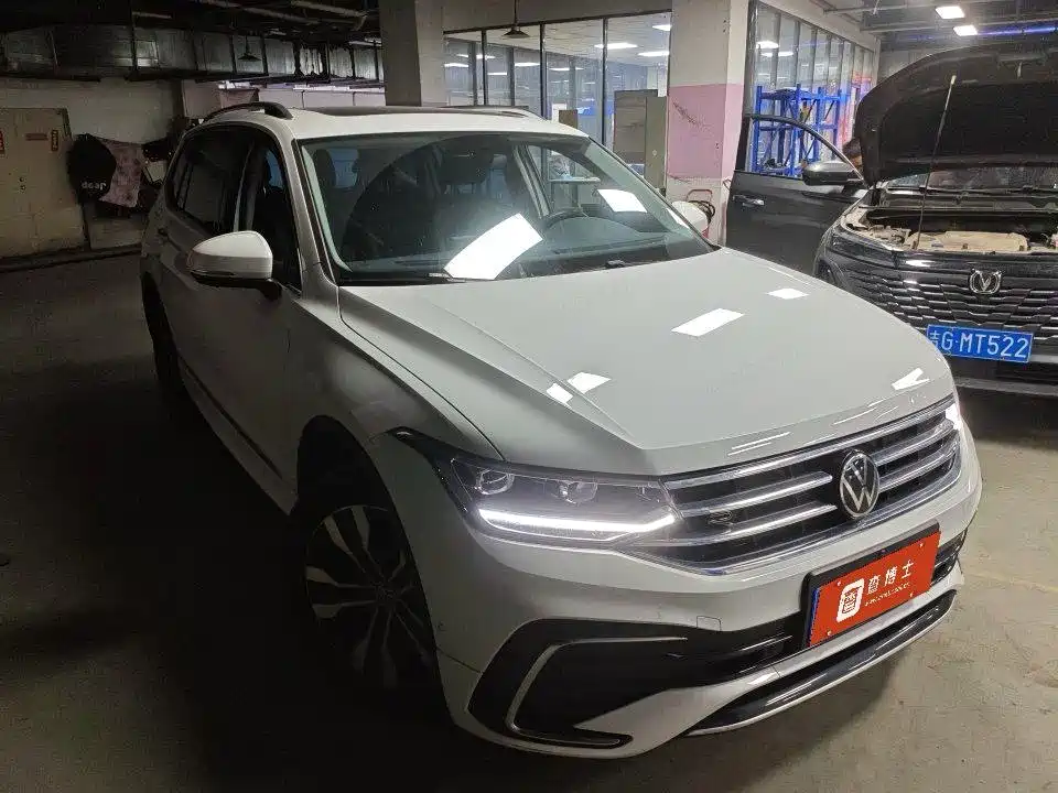 Volkswagen Tiguan L — миниатюра 7