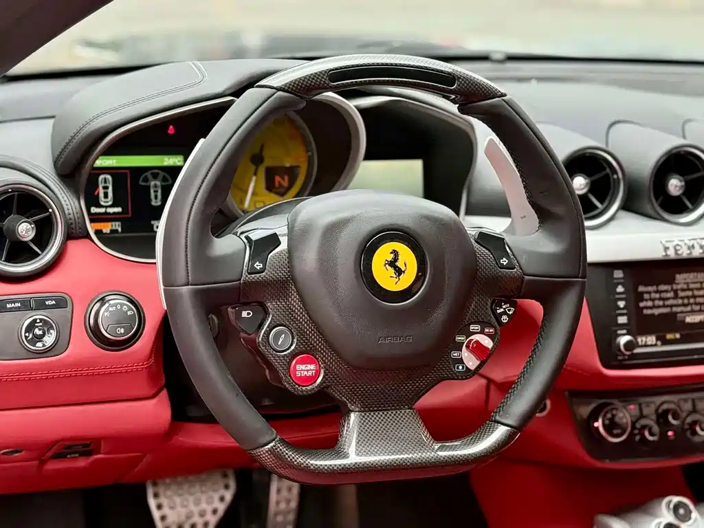 Ferrari FF — миниатюра 7