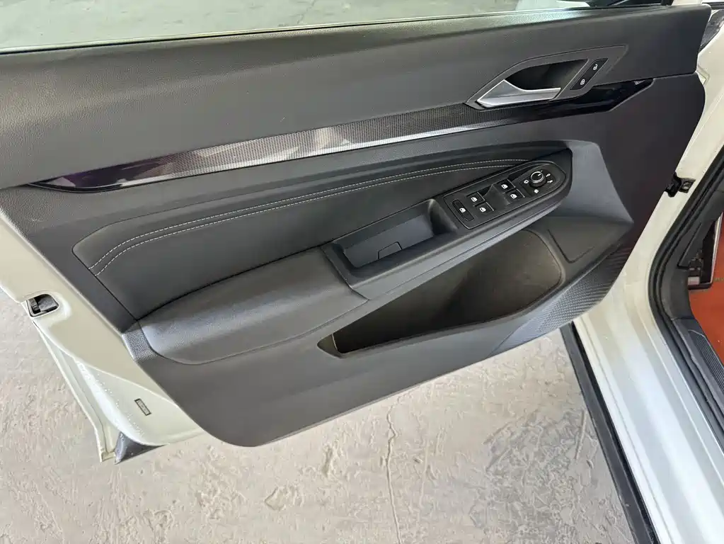 Volkswagen Golf — миниатюра 13