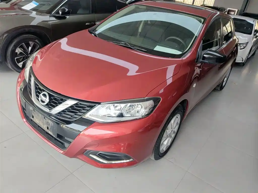 Купить Nissan Tiida