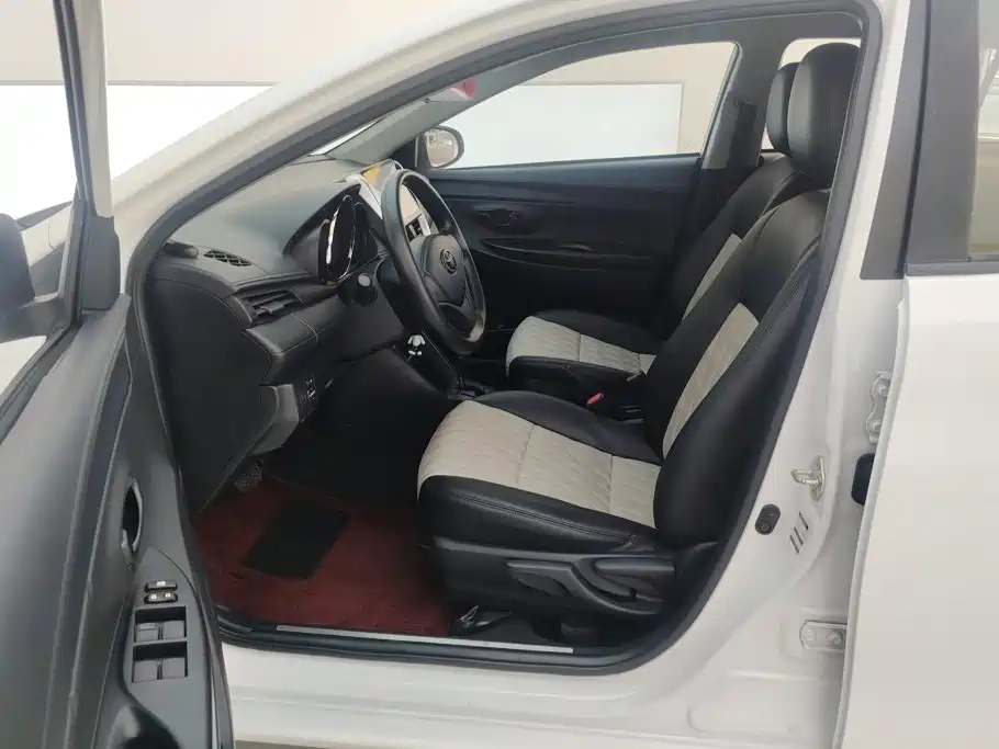 Toyota Yaris L — миниатюра 9