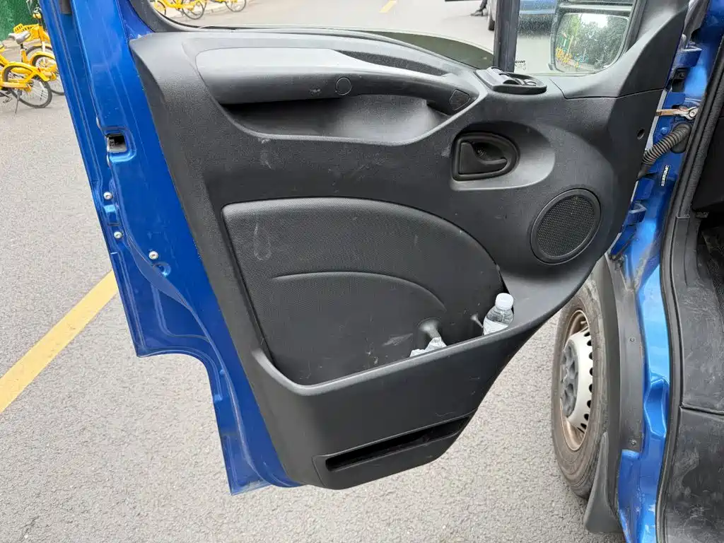 IVECO Ousheng — миниатюра 6