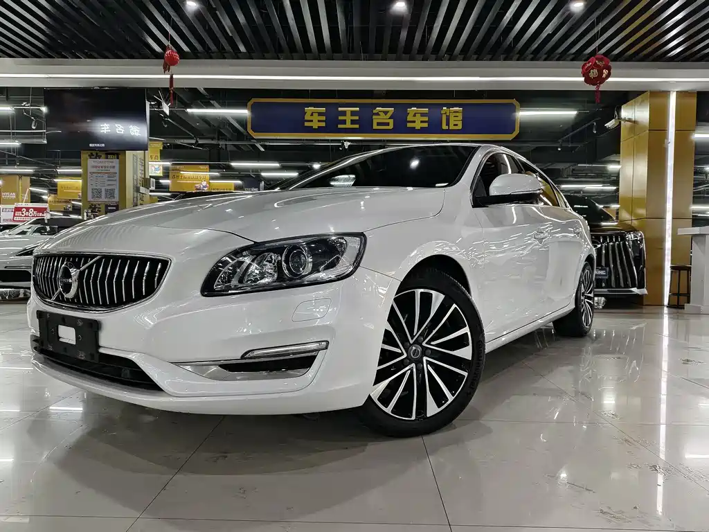 Купить Volvo S60