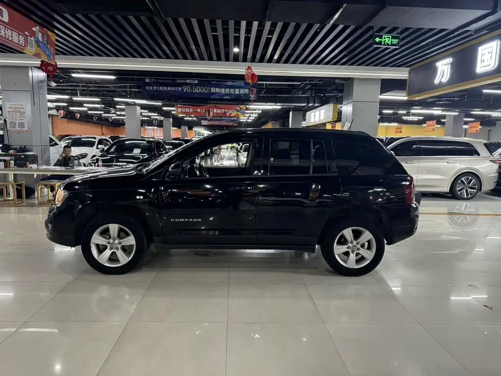 Jeep Compass (Import) — миниатюра 4