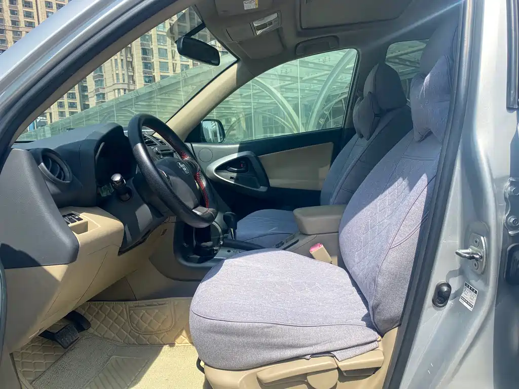 Toyota RAV4 2013 2.0L AT