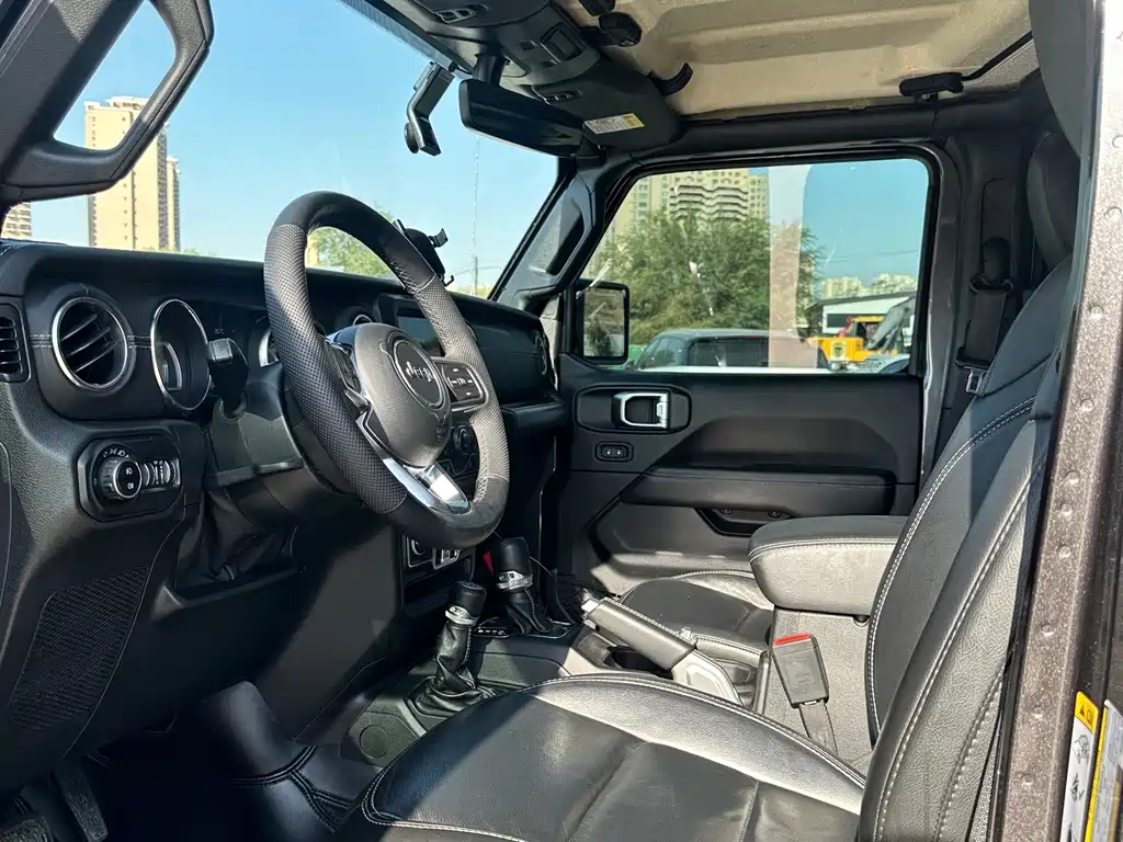 Jeep Wrangler — миниатюра 4