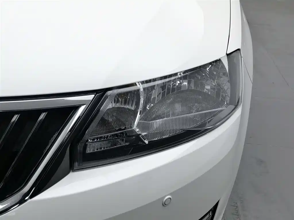 Skoda Rapid Spaceback 2016 1.6L AT