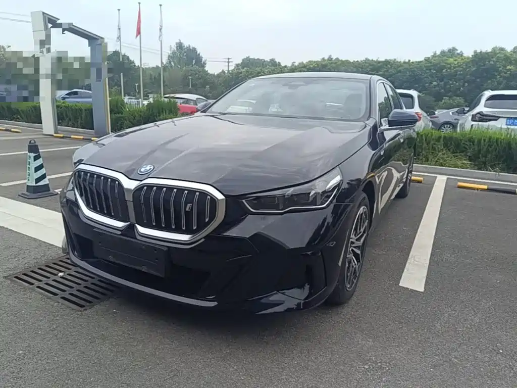 BMW i5