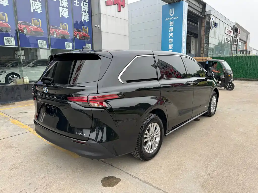 Toyota Sienna — миниатюра 16