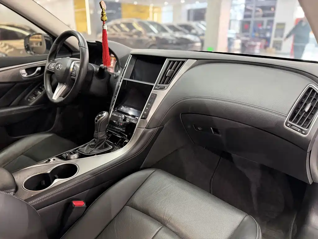 INFINITI Q50L