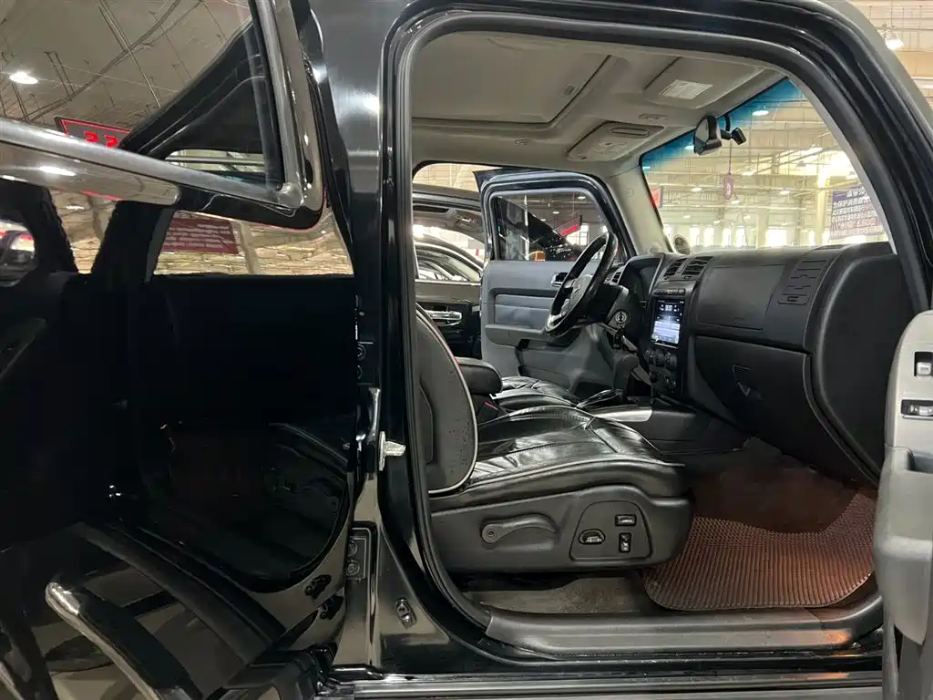 Hummer H3 — миниатюра 7