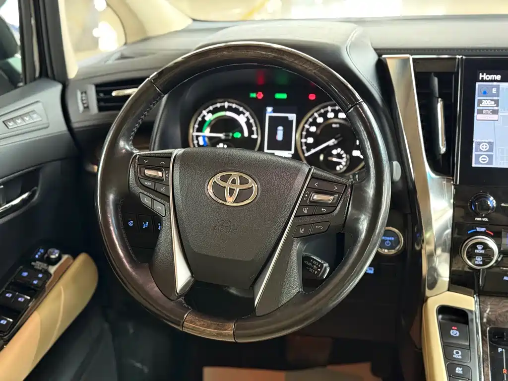 Toyota Alphard — фотографии объявления, Фото 13