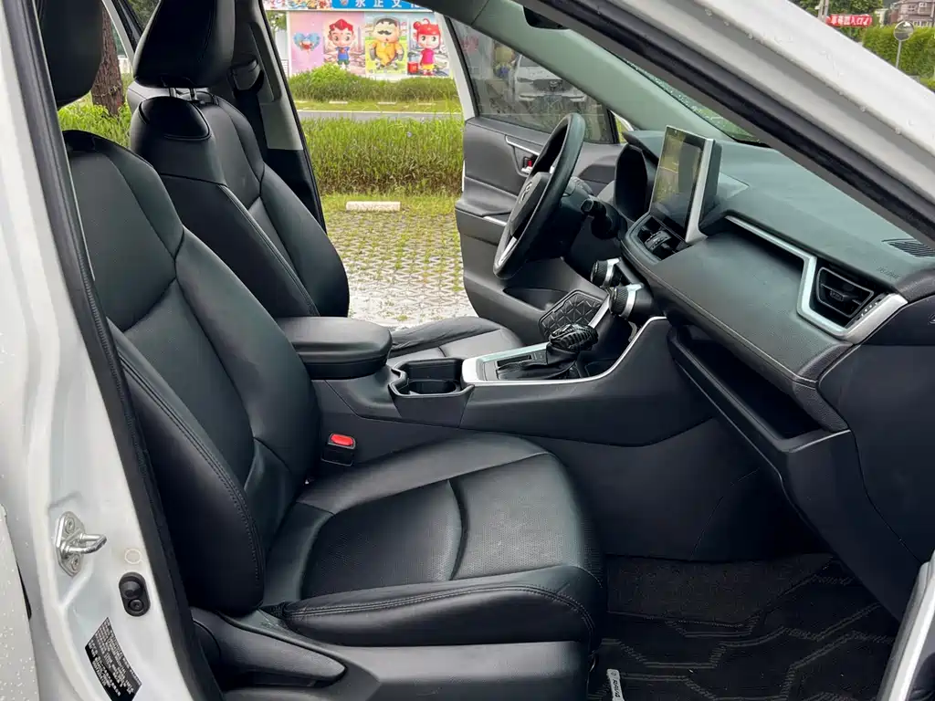 Toyota RAV4 2022 2.0L CVT