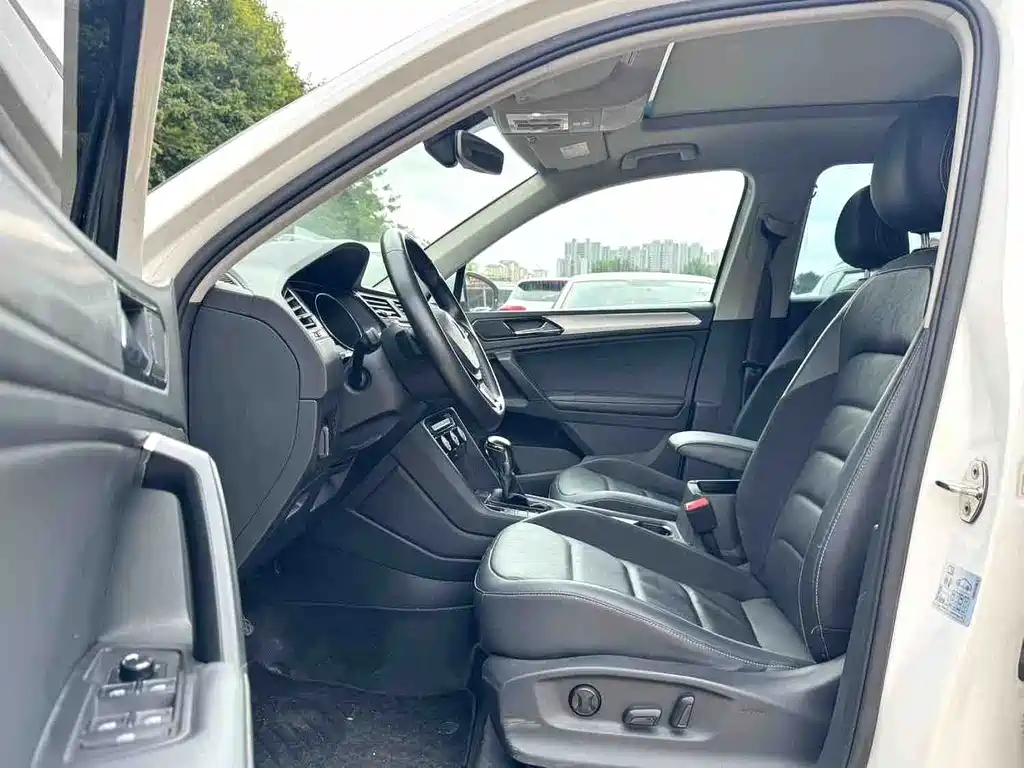 Volkswagen Tiguan L — миниатюра 5