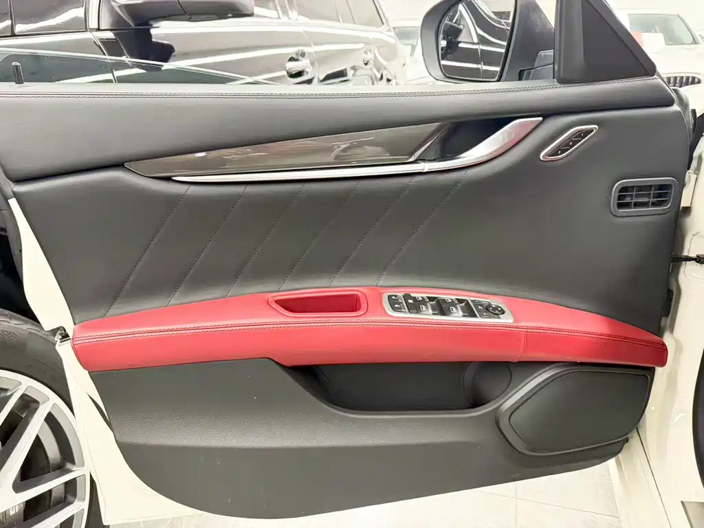 Maserati Ghibli — миниатюра 12