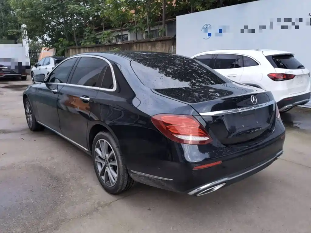 Mercedes-Benz E-Class — миниатюра 5