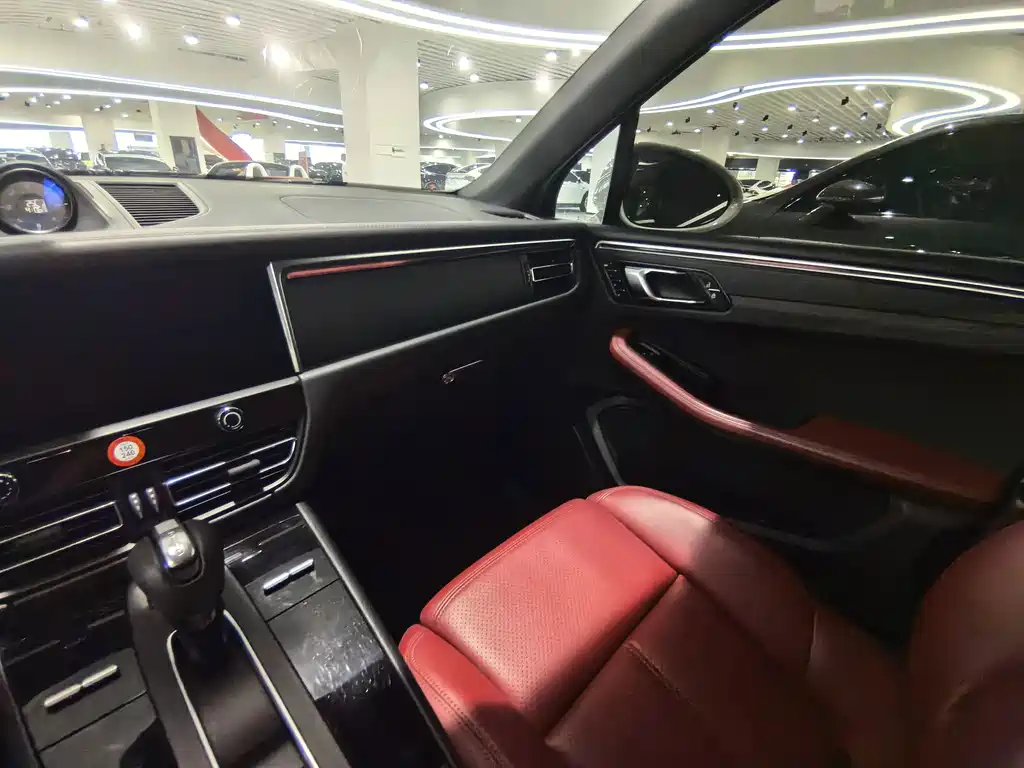 Porsche Macan — миниатюра 6
