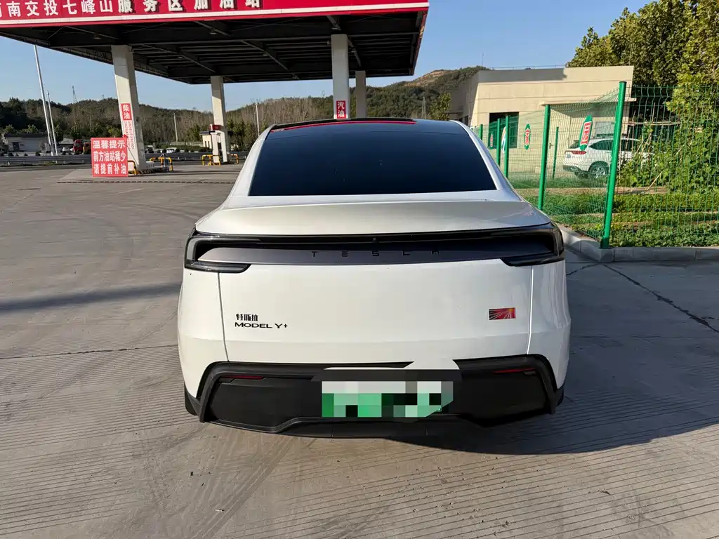 Tesla Model Y — фотографии объявления, Фото 10