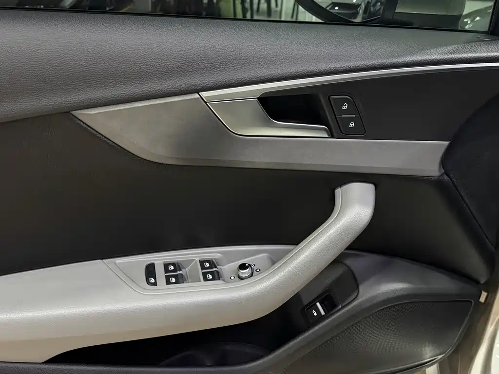 Audi A4L 2017 Plus 40 TFSI