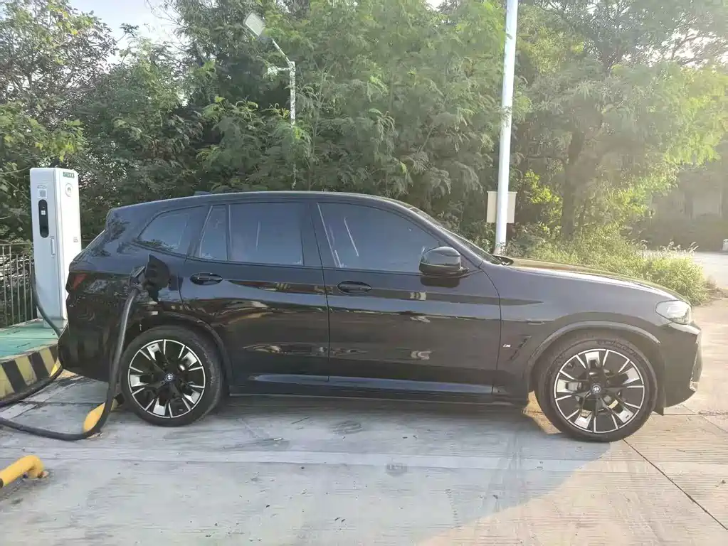 BMW iX3 — миниатюра 3