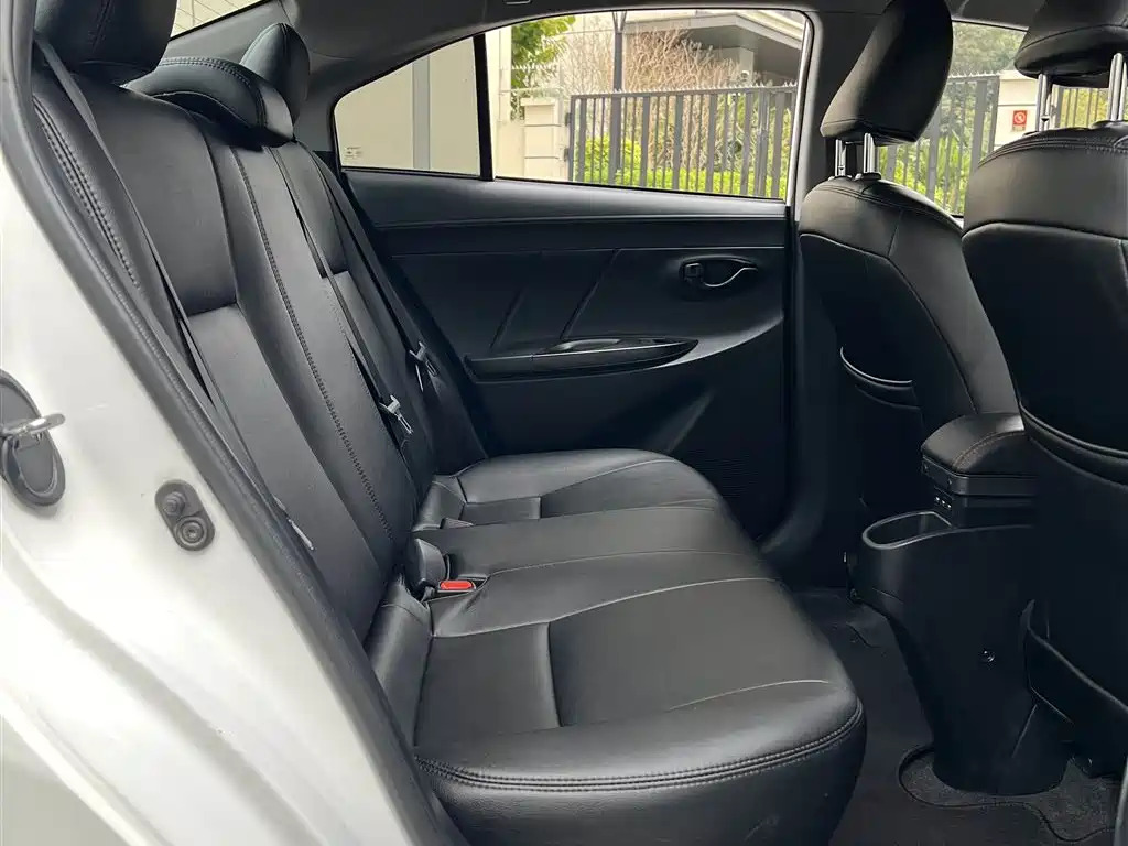 TOYOTA YARIS L TO ENJOY