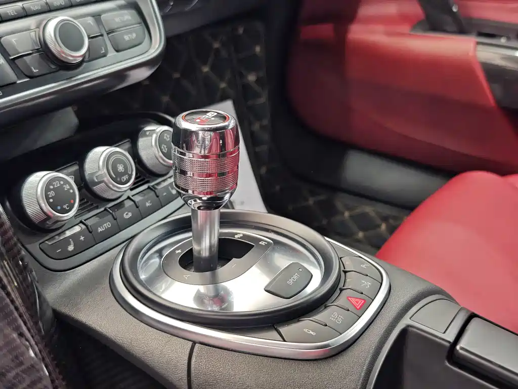 Audi R8 — миниатюра 7