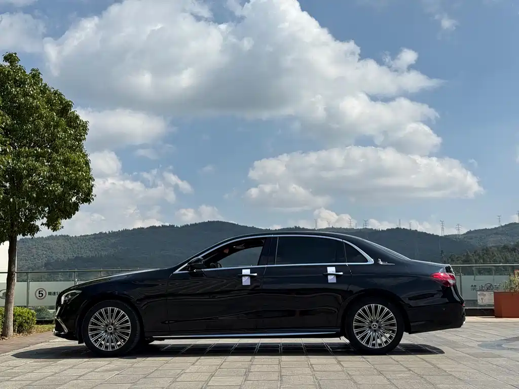 Mercedes-Benz E-Class — миниатюра 10