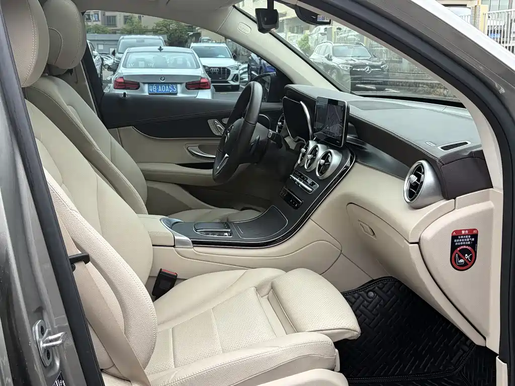 Mercedes-Benz GLC 2022 GLC 300 4MATIC SUV