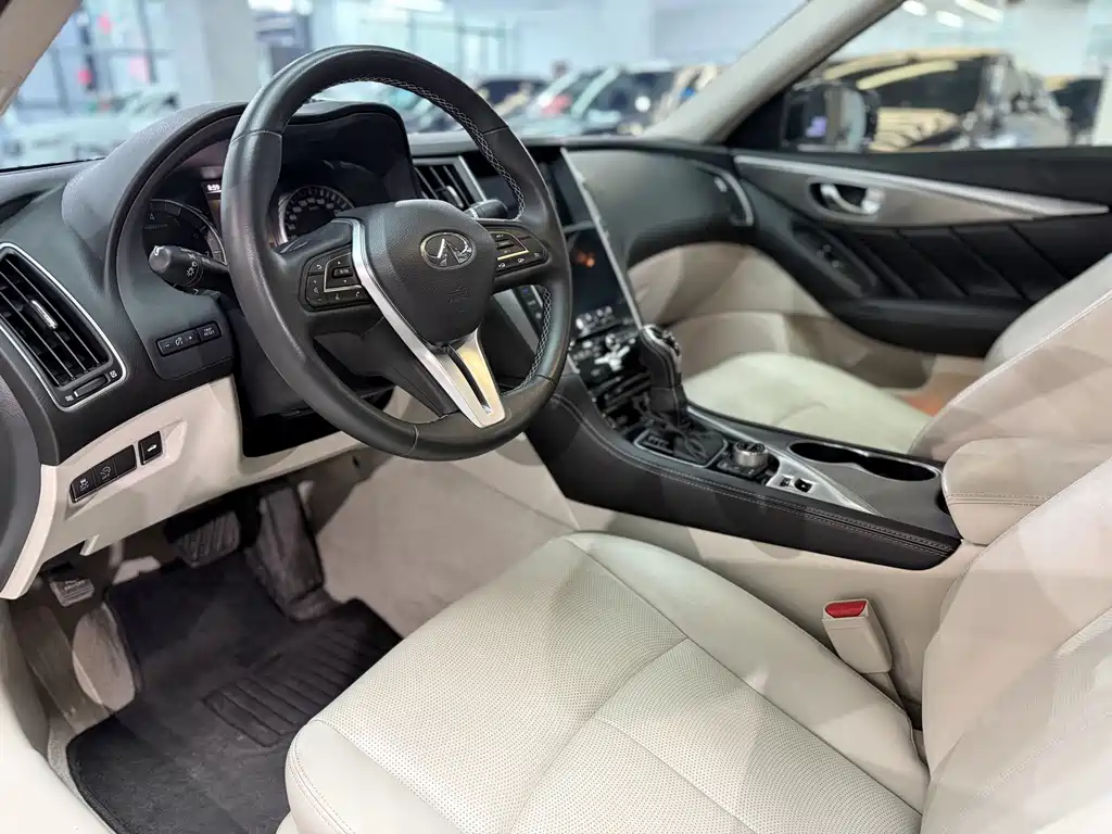 INFINITI Q50L