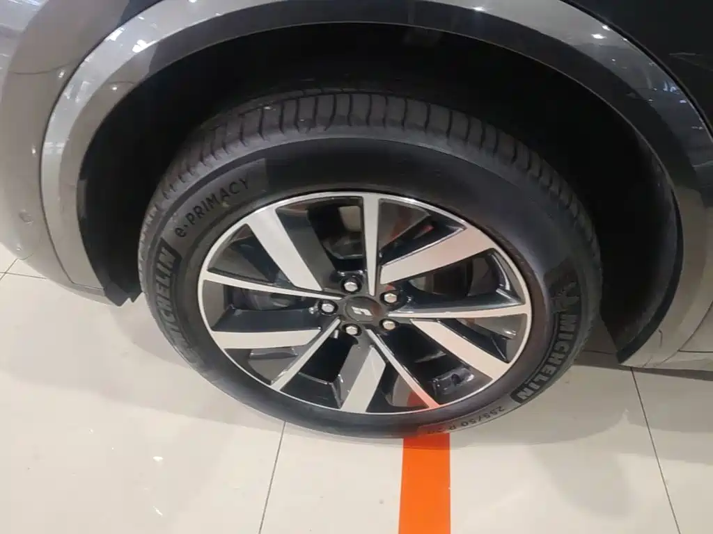 Li Auto Li L8 — миниатюра 23