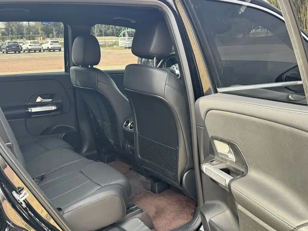Mercedes-Benz GLB — миниатюра 6