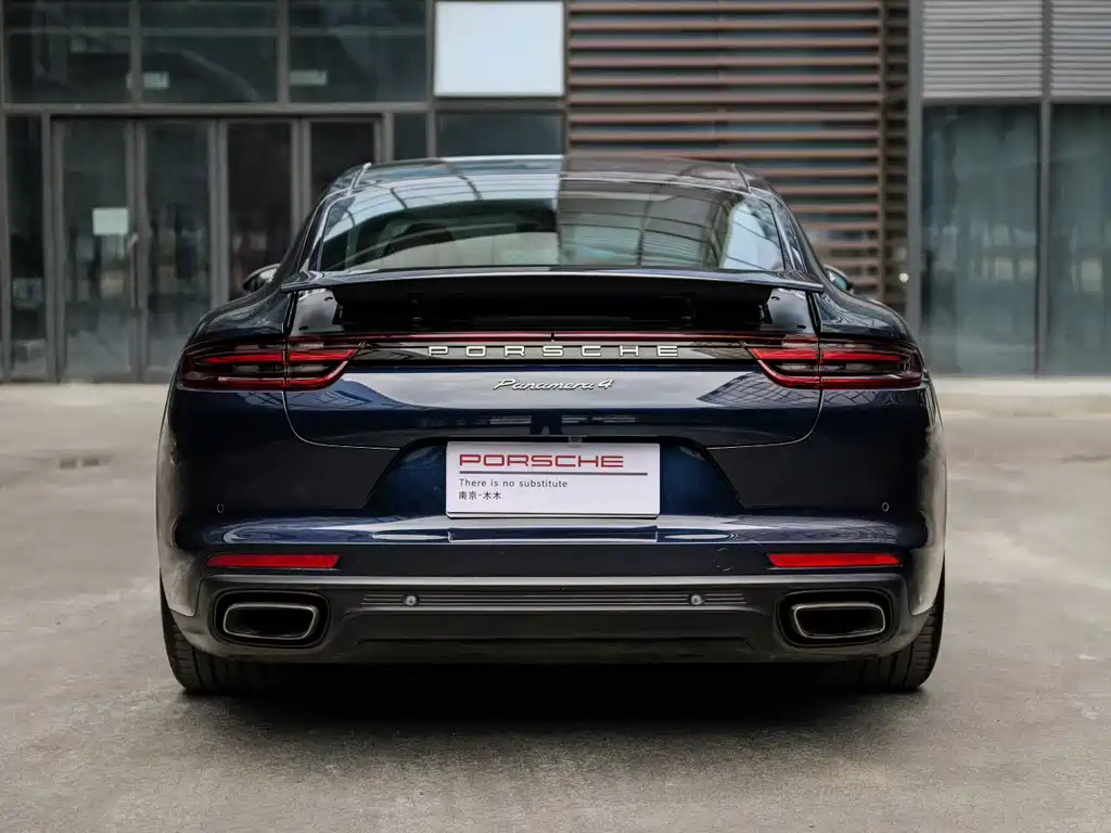 PORSCHE PANAMERA