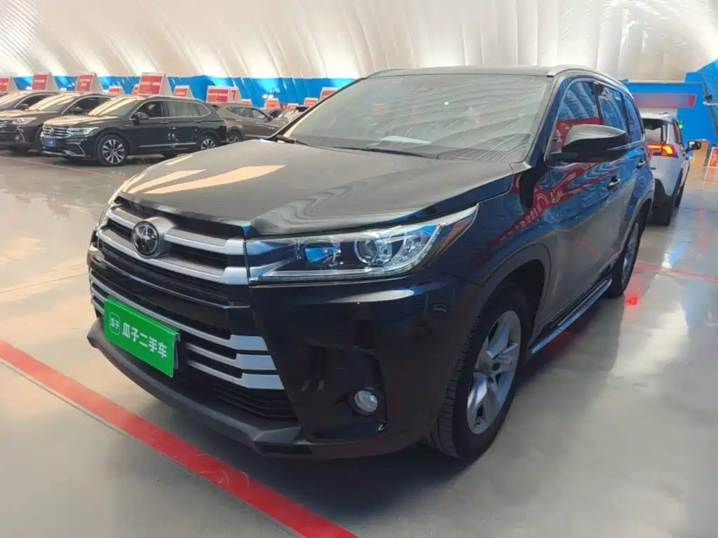 Toyota Highlander 2018 2.0T Luxury 7 мест V
