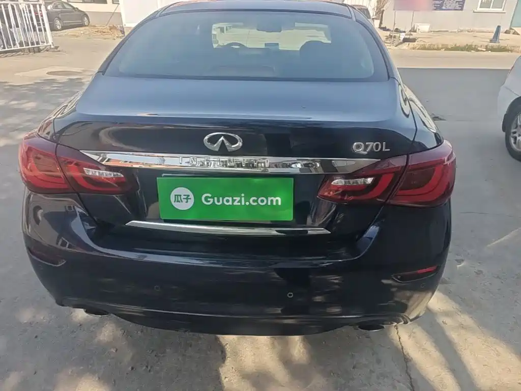Infiniti Q70 — миниатюра 6