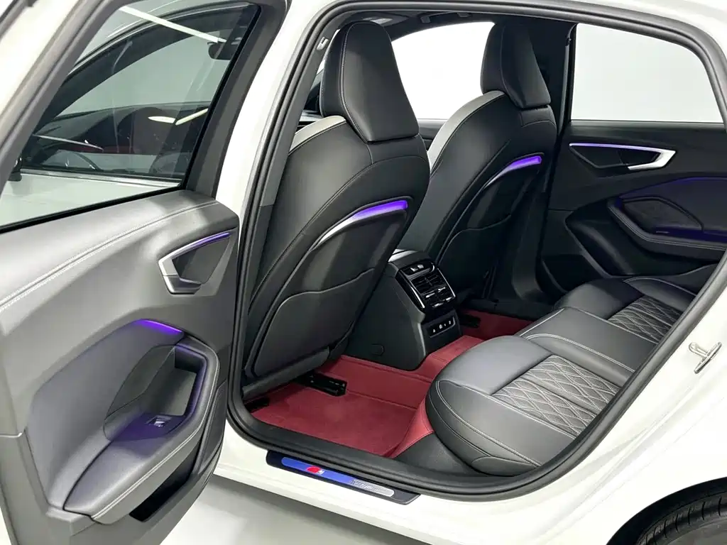Audi A5L — миниатюра 7
