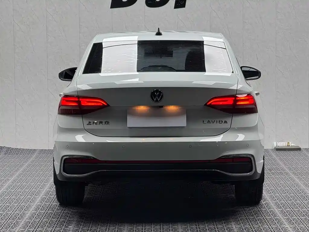 Volkswagen Lavida — миниатюра 8