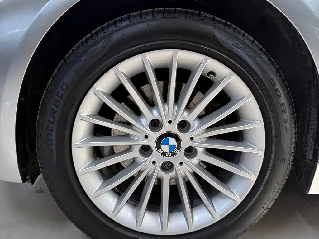 BMW 3 Series — миниатюра 8