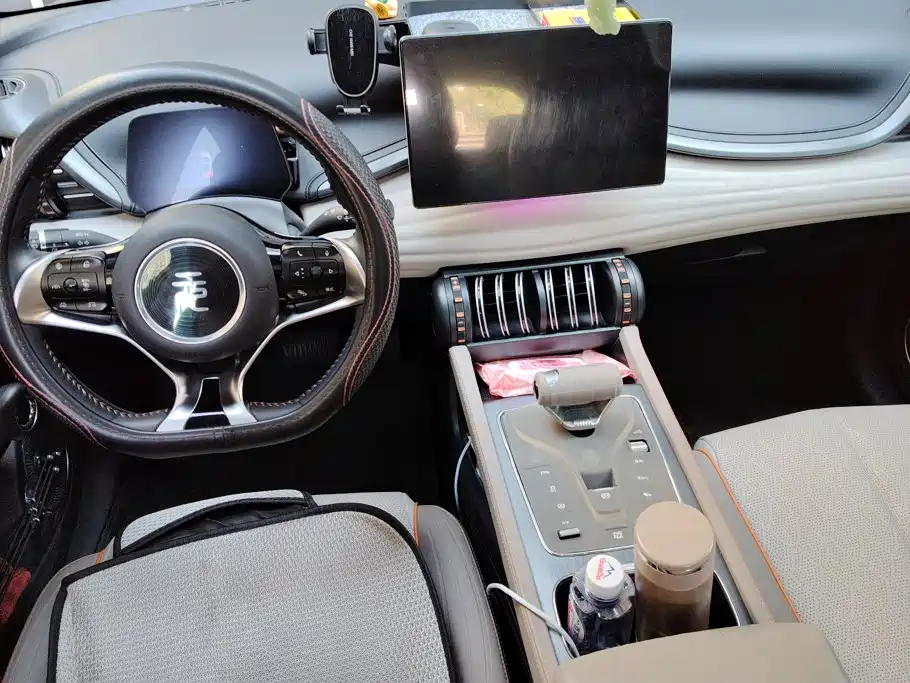 BYD Yuan Plus — миниатюра 12