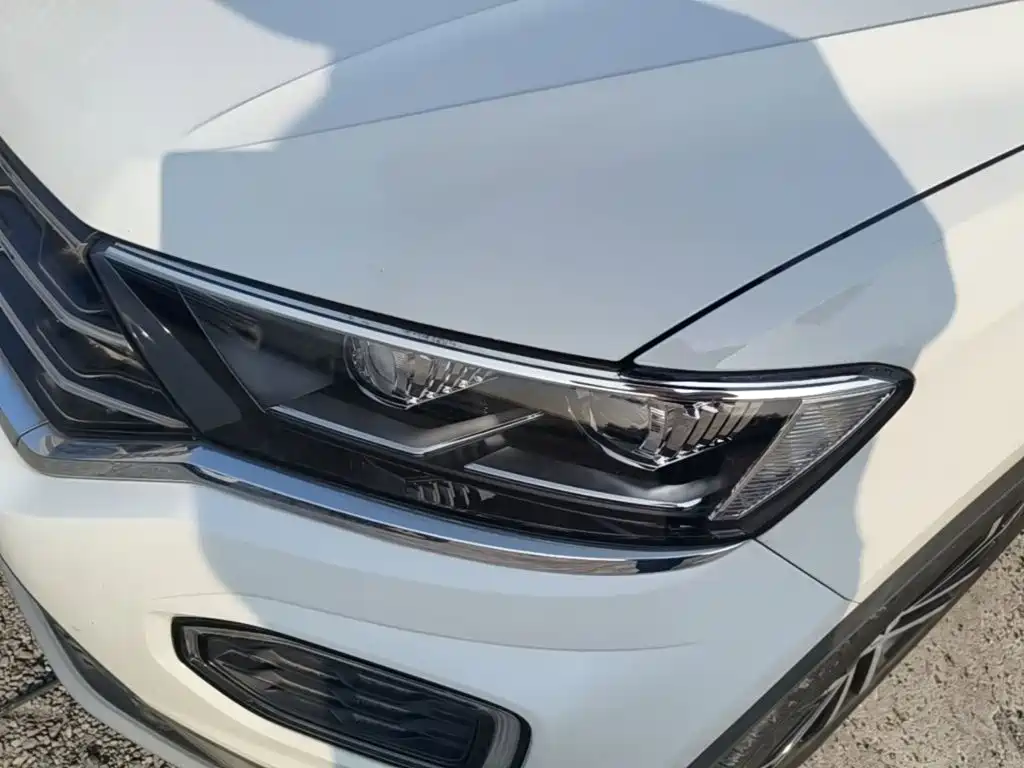 Volkswagen T-Roc — миниатюра 24