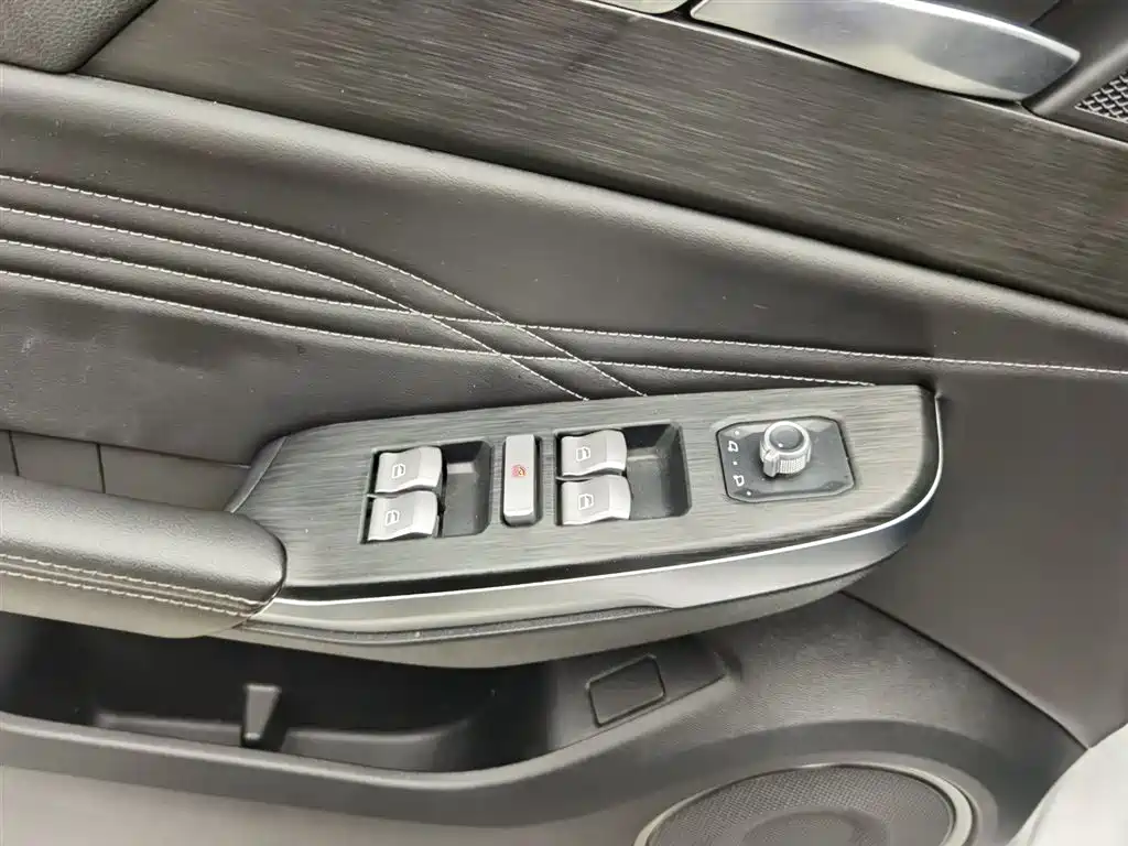 WEI PAI WEI BRAND VV5