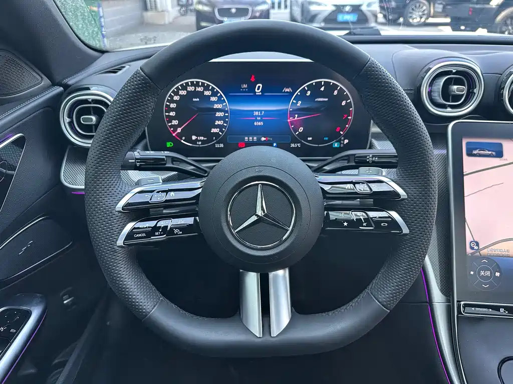Mercedes-Benz C-Class — миниатюра 7