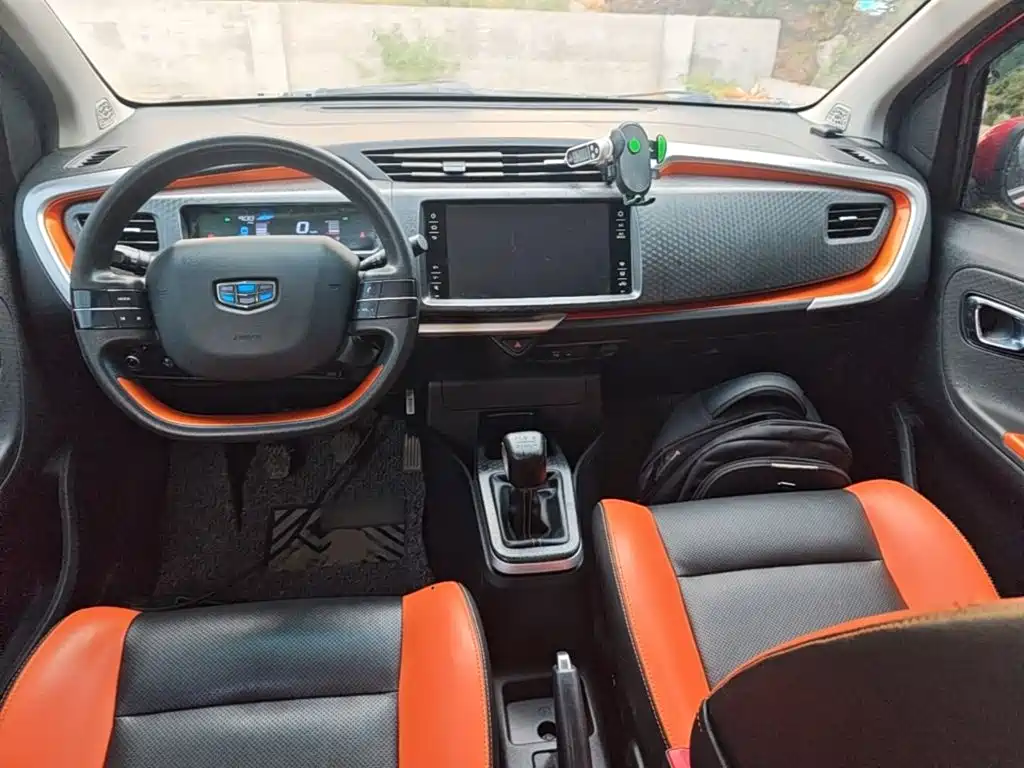 Geely Vision X1 — миниатюра 10