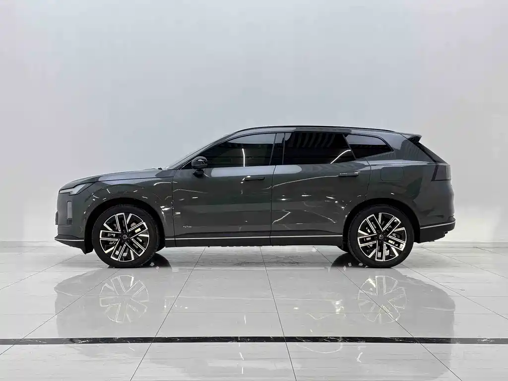Volvo XC70 PHEV — миниатюра 6