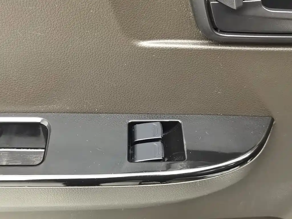 Wuling Rongguang V — миниатюра 9