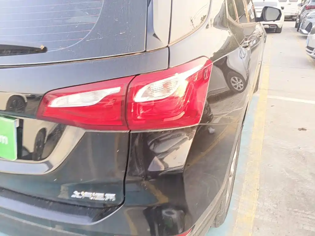Chevrolet Equinox — миниатюра 8